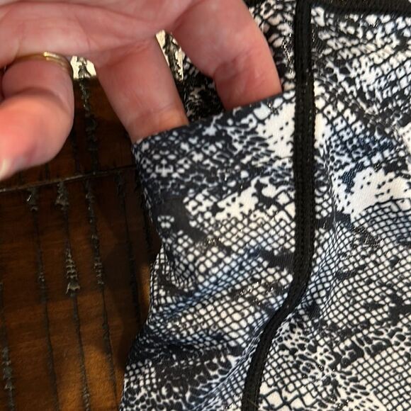 Zyia metallic snakeskin cobra light & tight 6-8 black white leggings activewear - Picture 8 of 8
